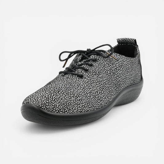 LANIN BLACK SEASHELL