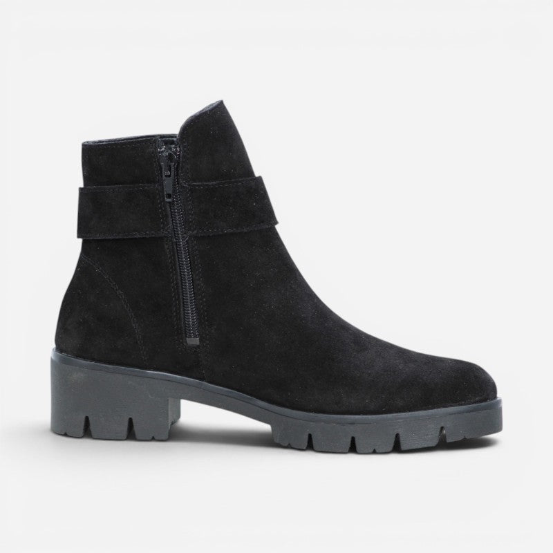 Molly 19 Black Suede